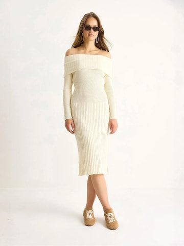 Bianco Lucci Gebreide jurk in Beige