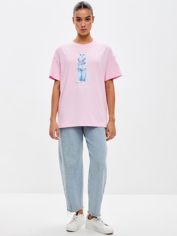 T-shirt 'Mother Cat with Kitty' Cat e Lolette en rose : devant