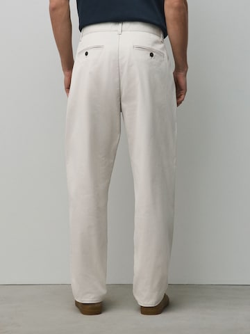 Next Loosefit Élére vasalt nadrágok - fehér