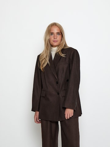 Peppercorn Blazers 'Salto' in Bruin: voorkant