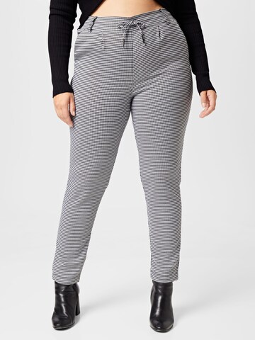 Regular Pantalon ONLY Carmakoma en noir : devant