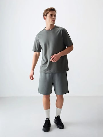 Tommy Life T-Shirts in Grau