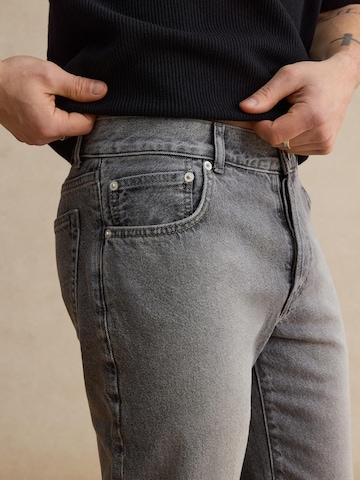 DAN FOX APPAREL Regularen Kavbojke 'Jack' | siva barva