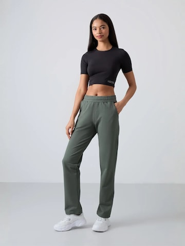 Tommy Life Regular Workout Pants in Green