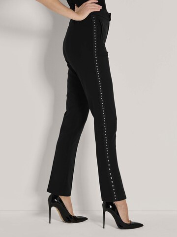 MADELEINE Tapered Broek in Zwart