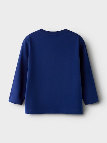 Tricou 'NMMAMAN BLAZE' de la NAME IT pe albastru