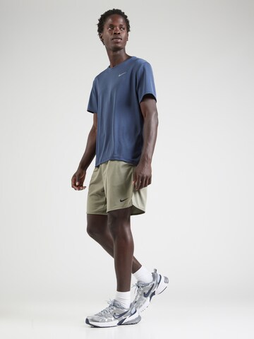 regular Pantaloni sportivi 'Totality' di NIKE in verde