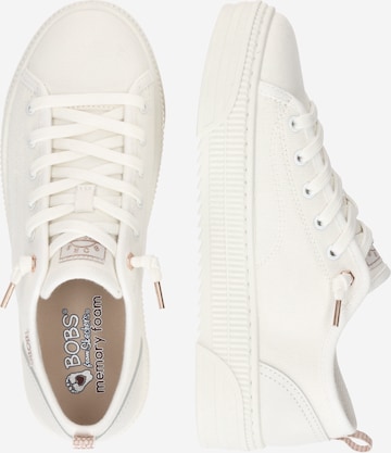 SKECHERS - Sapatilhas slip-on 'BOBS COPA' em branco