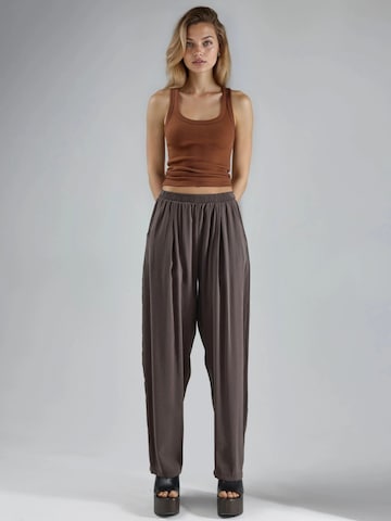 Busem Barrel Trousers in Brown
