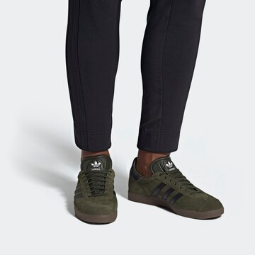 ADIDAS ORIGINALS Trampki niskie 'GAZELLE' w kolorze zielony