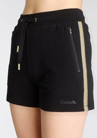 BENCH Regular Hose in Schwarz