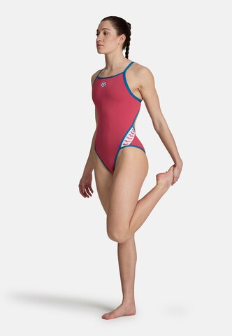 ARENA Bustier Urheilu-uimapuku 'ICONS' värissä punainen