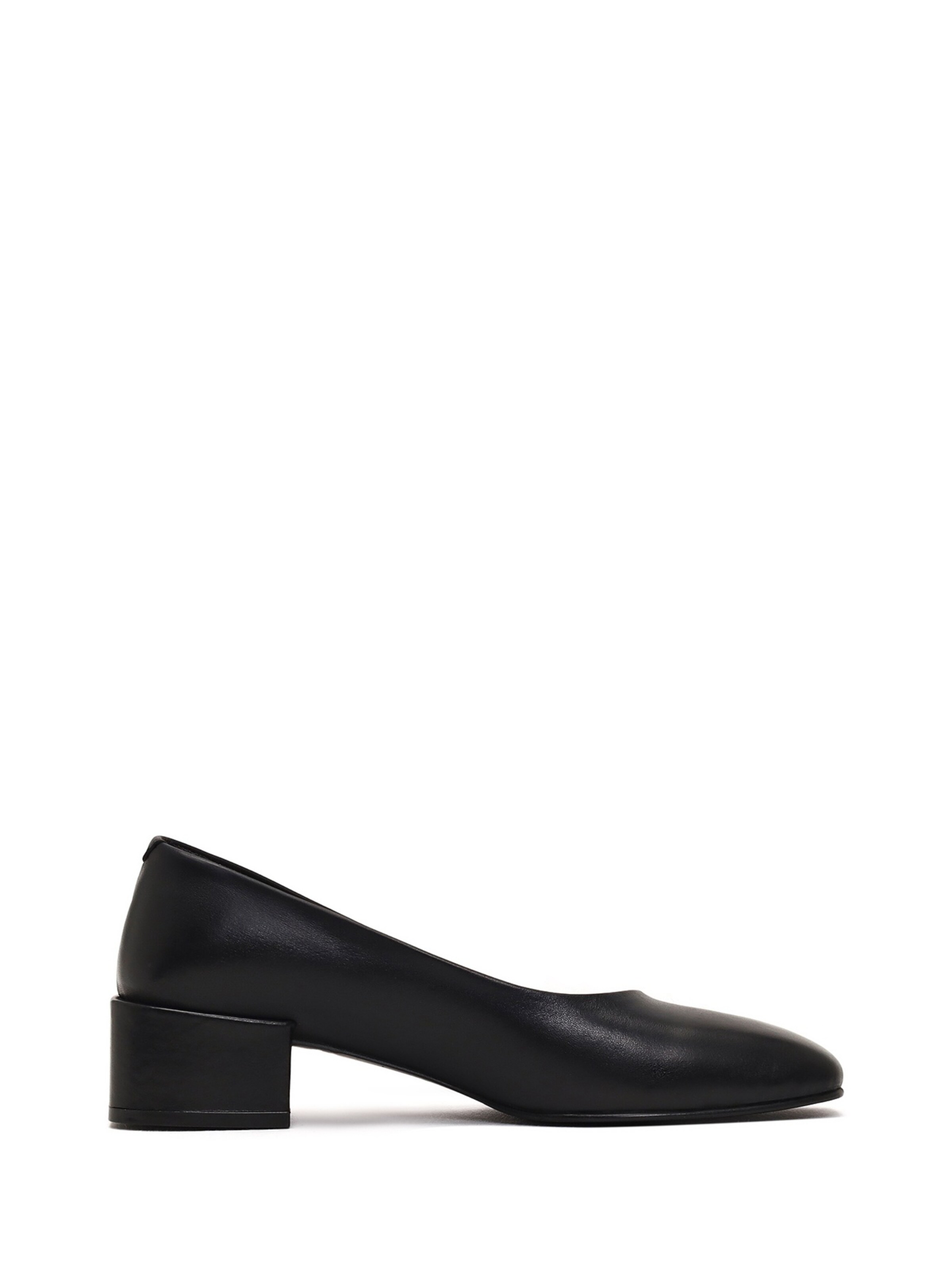 Derimod Pumps in Black
