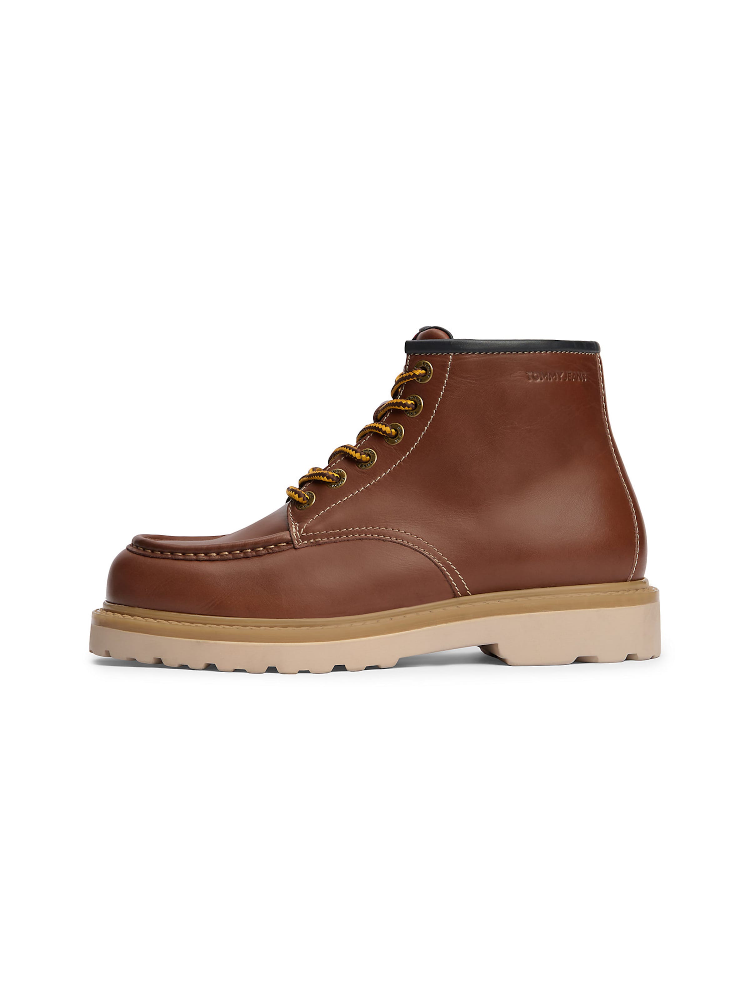 Boots stringati 'Archive '01' di Tommy Jeans in marrone: frontale
