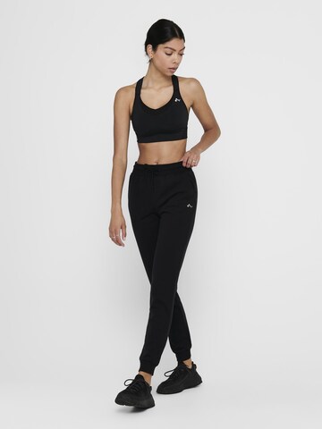 ONLY PLAY - Slimfit Pantalón deportivo 'Elina' en negro