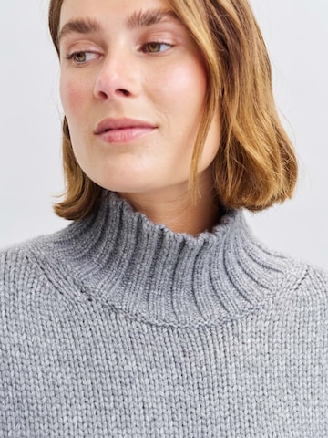 Pull-over 'Pusefa' OPUS en gris