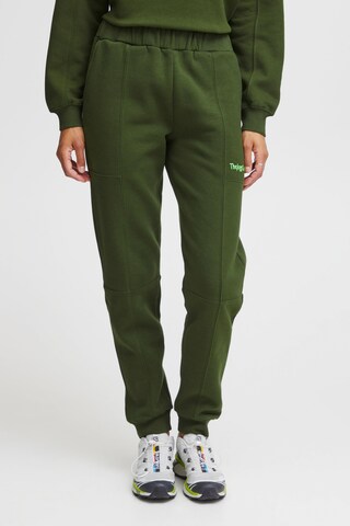 The Jogg Concept Tapered Pants 'Rafine ' in Green: front