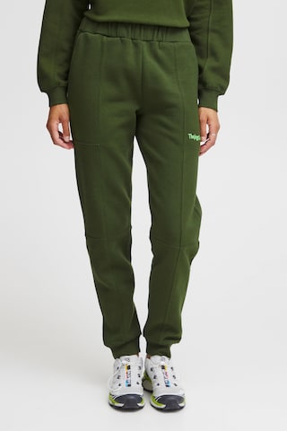 The Jogg Concept Tapered Pants 'Jcrafine ' in Green: front