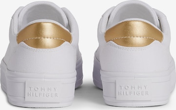 Baskets basses 'Essential' TOMMY HILFIGER en blanc