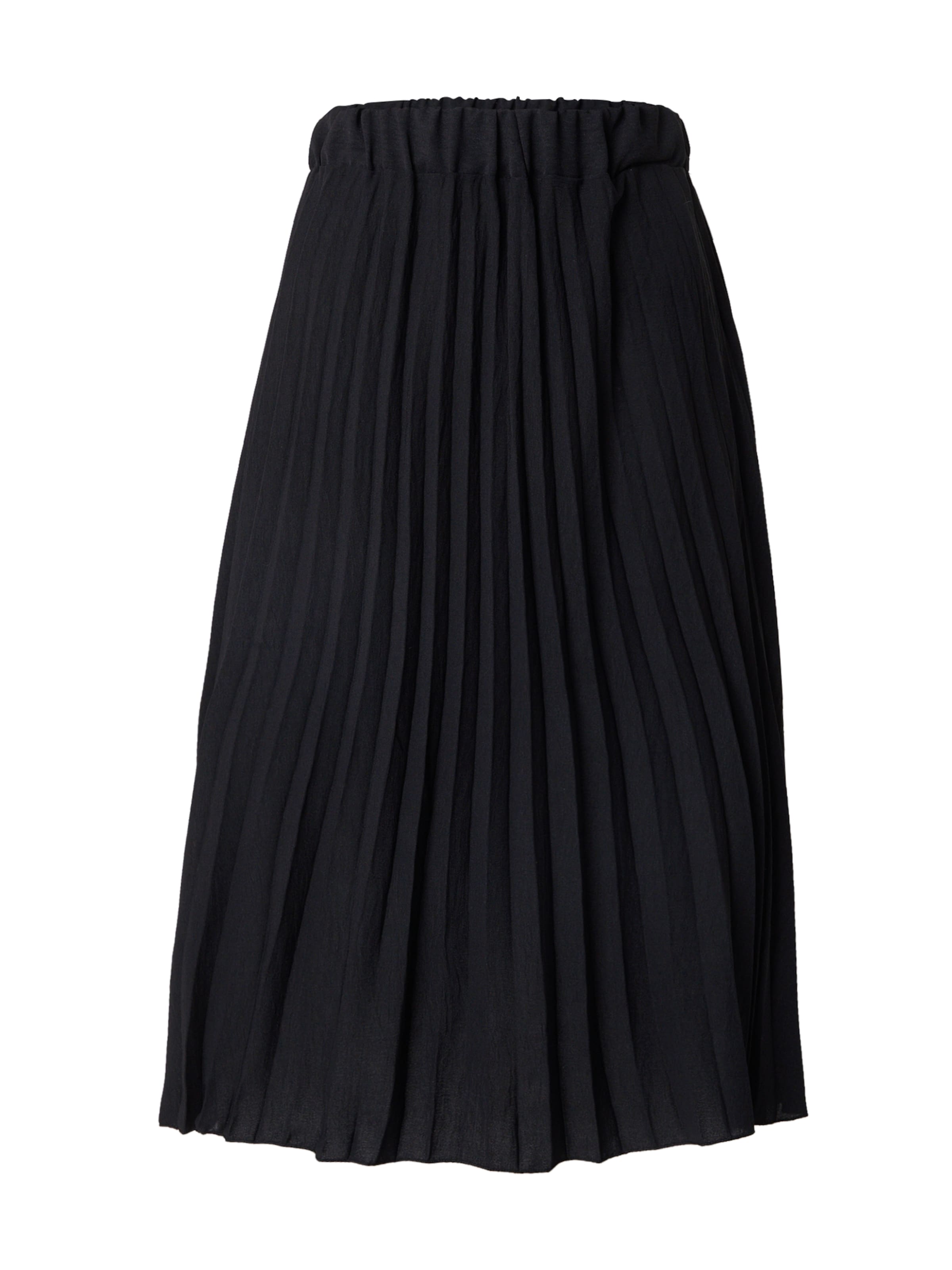 Sublevel Skirt in Black: front