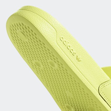 ADIDAS ORIGINALS - Sapato aberto 'Adilette Lite' em amarelo