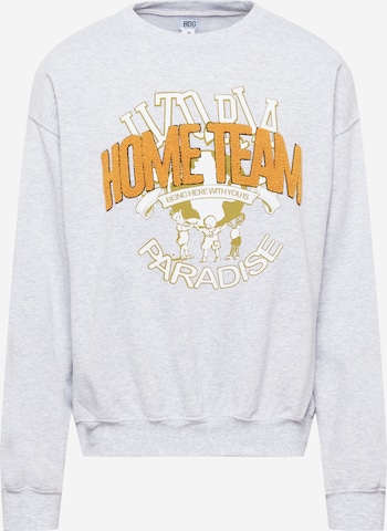 BDG Urban Outfitters Sweatshirt 'HOME TEAM' in Grijs: voorkant