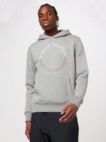 TOMMY HILFIGER - Sudadera en gris: frente