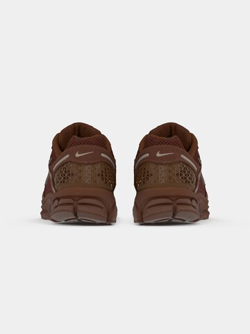 Nike Sportswear Nízke tenisky 'ZOOM VOMERO 5' - Hnedá