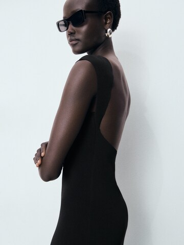 MANGO Šaty 'BACKLESS' – černá