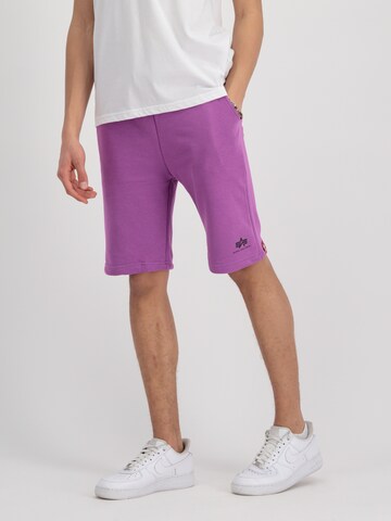 Regular Pantalon ALPHA INDUSTRIES en violet : devant