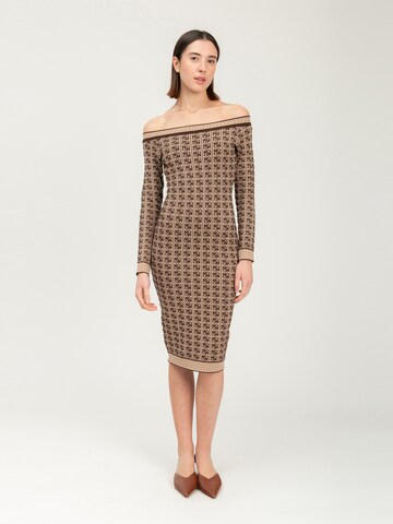 Influencer Strickkleid in Beige: Vorderseite