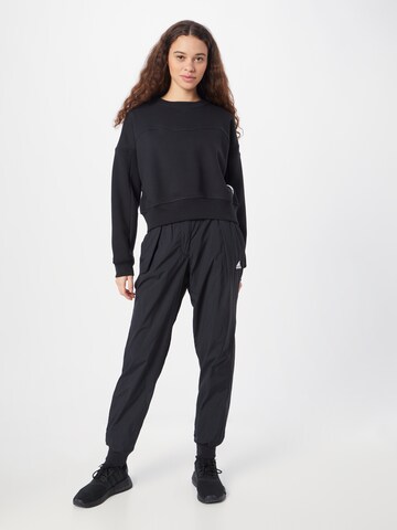 ADIDAS SPORTSWEAR - Sweatshirt de desporto 'Lounge Fleece' em preto