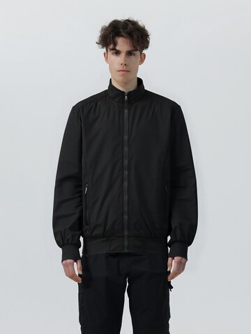 Youthup Between-Season Jacket in Black