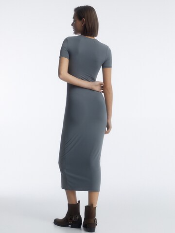 Pull&Bear Kleid in Grau