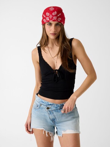 GUESS Top in Black: front