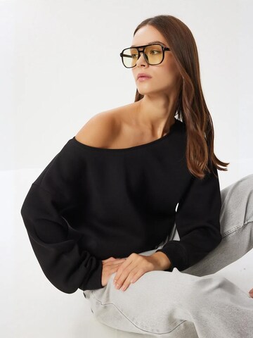 Happiness İstanbul Sweatshirt in Black