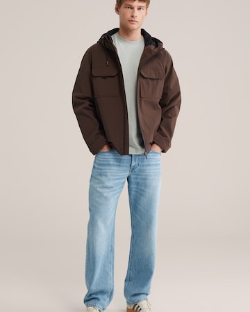 WE Fashion Välikausitakki värissä ruskea