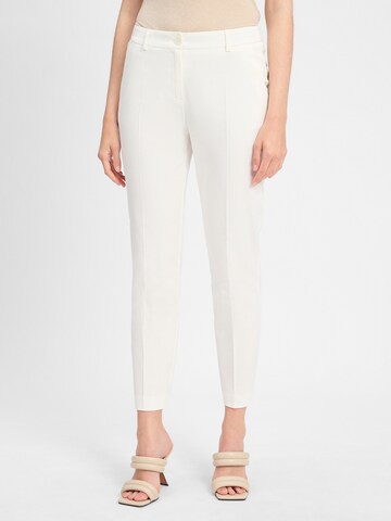 Marie Lund Slim fit Pleat-Front Pants in Beige: front