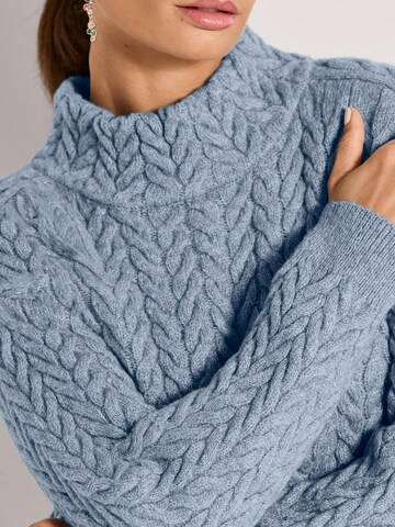 MADELEINE Sweater in Blue