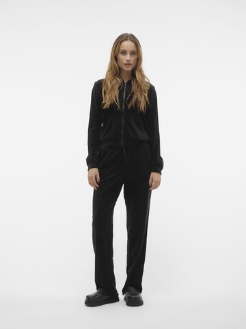 Regular Pantalon 'ATHENA' VERO MODA en noir