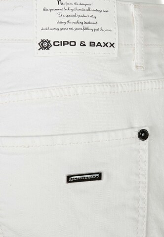 CIPO & BAXX Regular Shorts 'Ace' in Weiß