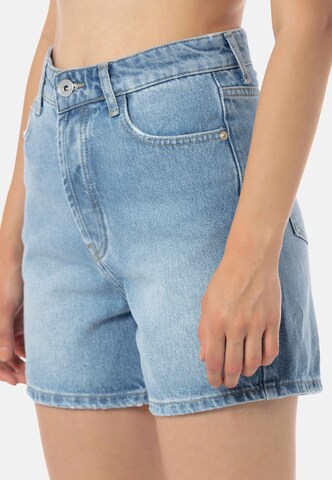Redbridge Regular Shorts in Blau