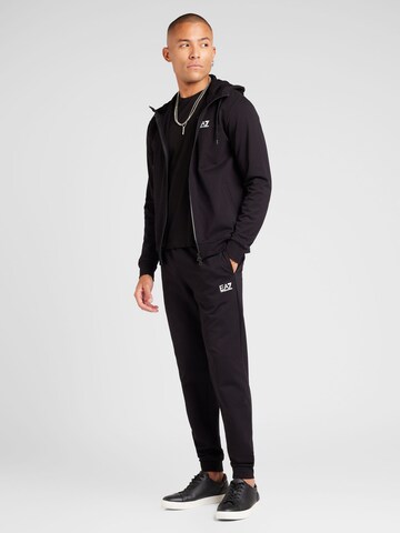 Tuta da jogging di EA7 Emporio Armani in nero