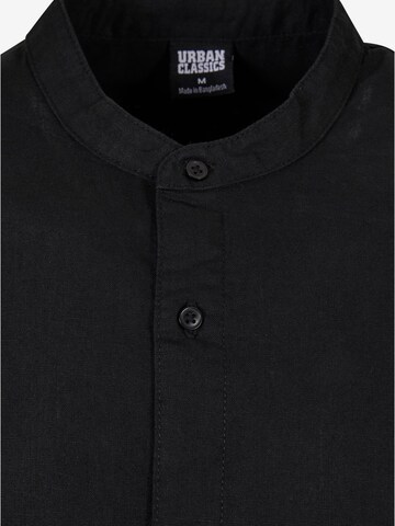 Urban Classics Regular fit Button Up Shirt in Black