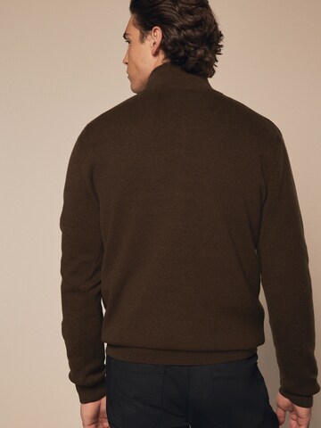 Next Pullover in Braun