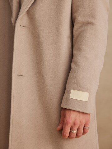 DAN FOX APPAREL Between-seasons coat 'Frederik' in Grey