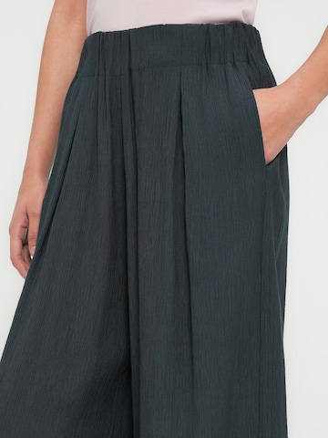 Regular Pantalon à plis 'ISLA MINIMA' sessun en vert