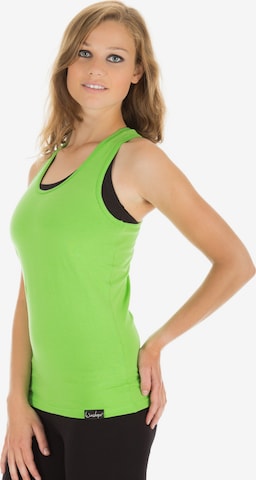 Winshape Top ' WVR24 ' in Green: front