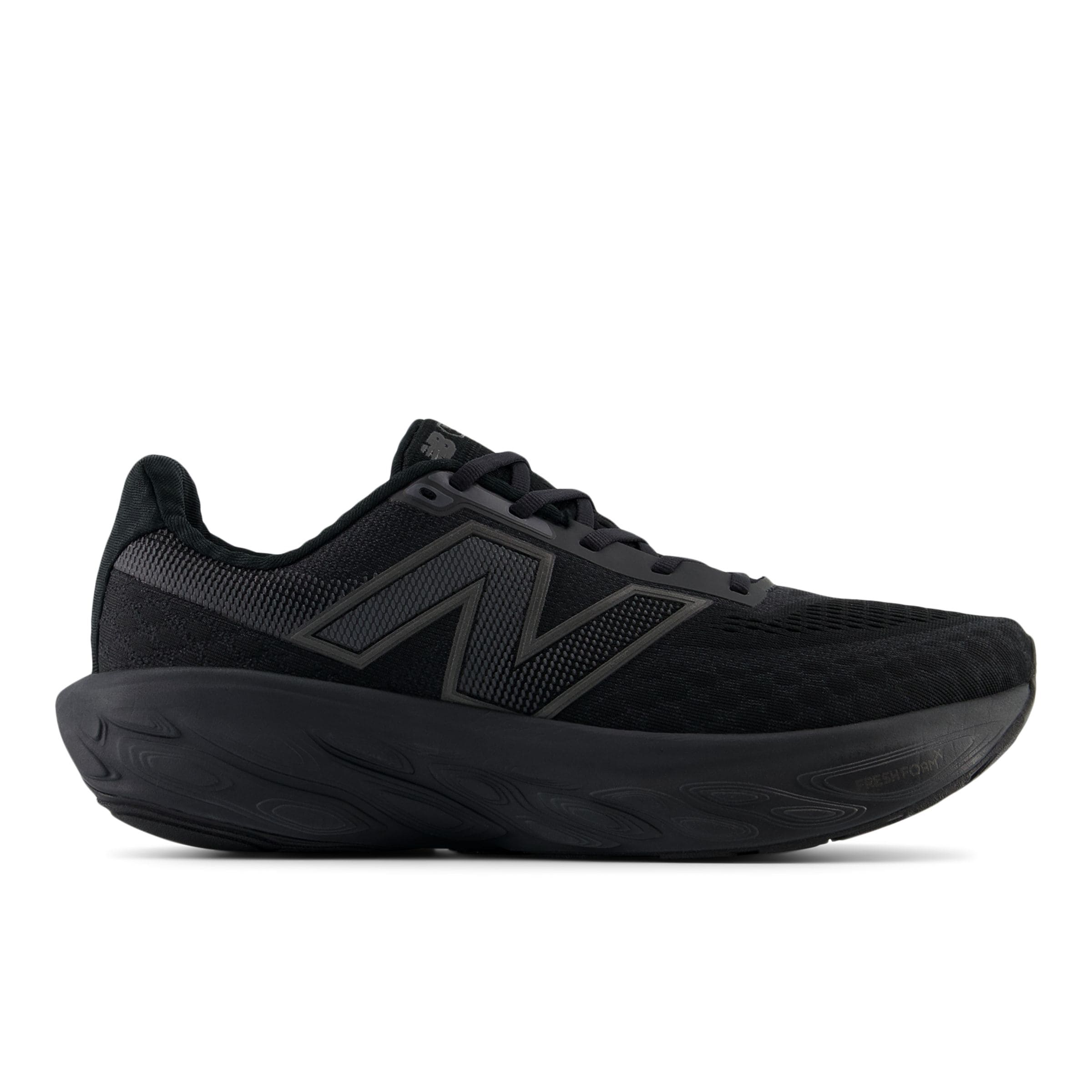 Chaussure de course new balance en noir : devant