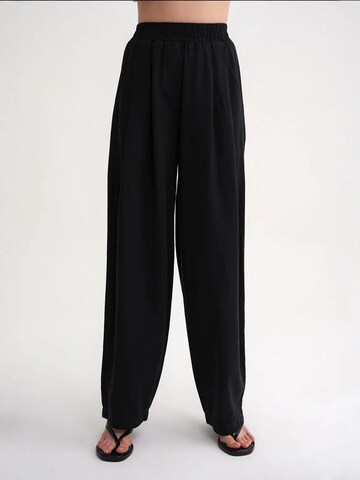 MixRay Loosefit Broek in Zwart: voorkant